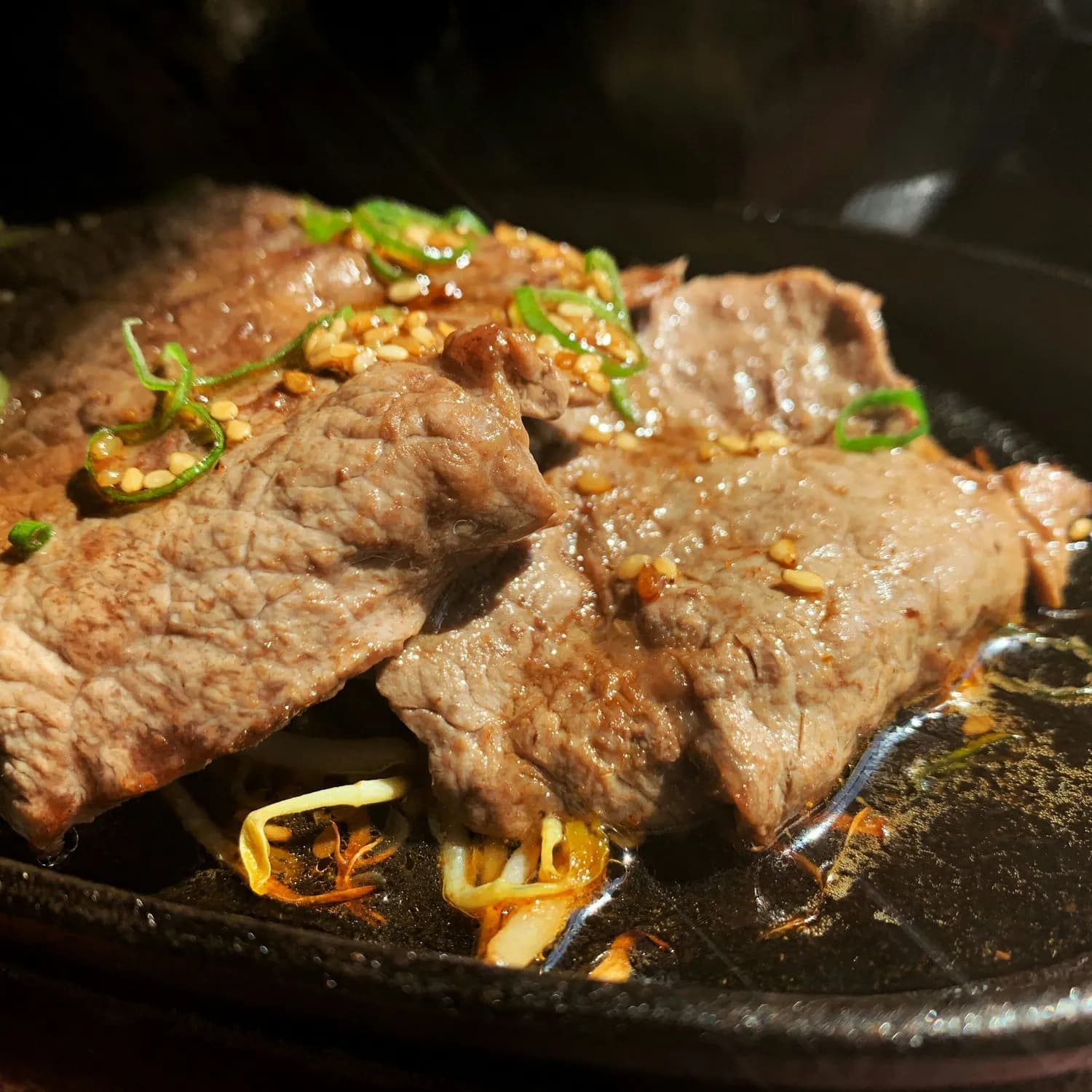 元旦餐桌上的健康美味：蒸牛肉 vs 铝箔烤牛肉