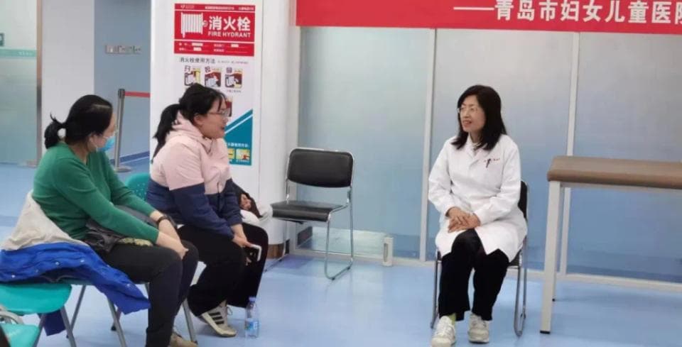 抱睡很香，一放就醒，孩子入睡困难，儿保专家有妙招
