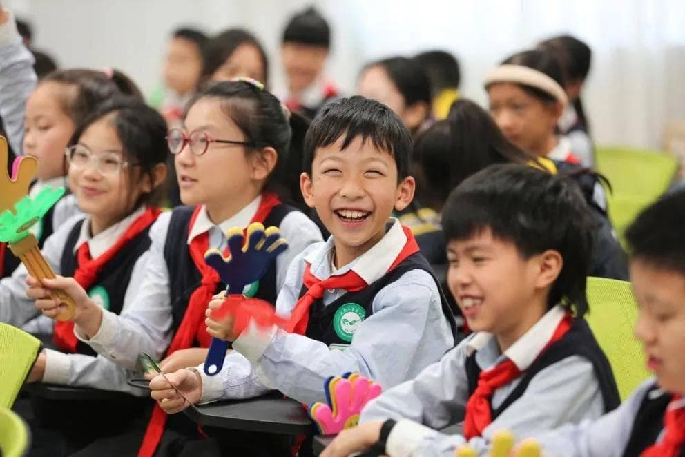 “学习的烦恼，用脱口秀说说”，成都小学生的单口喜剧太“炸场”了