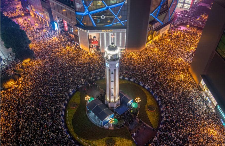 2025重庆解放碑跨年攻略（游玩路线+交通提醒）