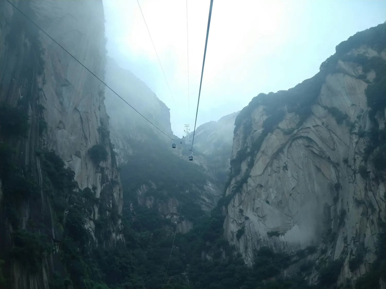 华山摄影攻略：长空栈道&华山论剑，两大网红打卡地拍摄指南