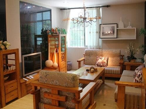 香樟木家具：价格、优点与使用注意事项全解析