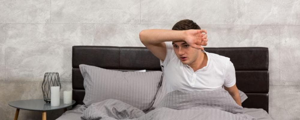 男性晚上睡觉多梦盗汗是什么原因？男性晚上多梦盗汗解决方法分享！