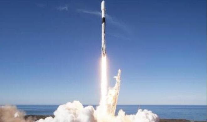 太空里没有空气来提供反作用力，宇宙飞船又是怎么前进的？