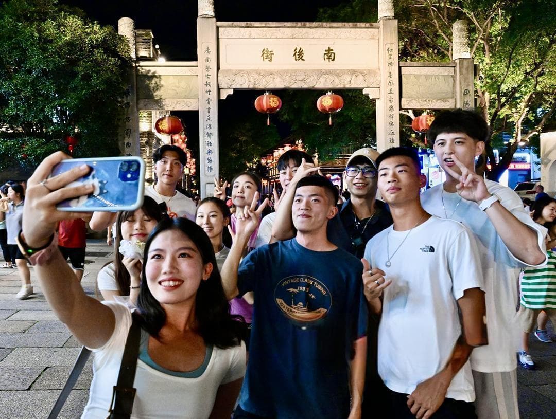 不少游客在福州中转 “微旅行”悄然兴起