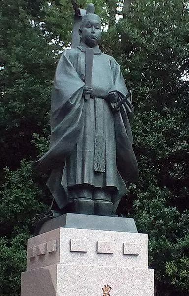 丰臣秀赖：日本战国末期的权力角逐与家族兴衰