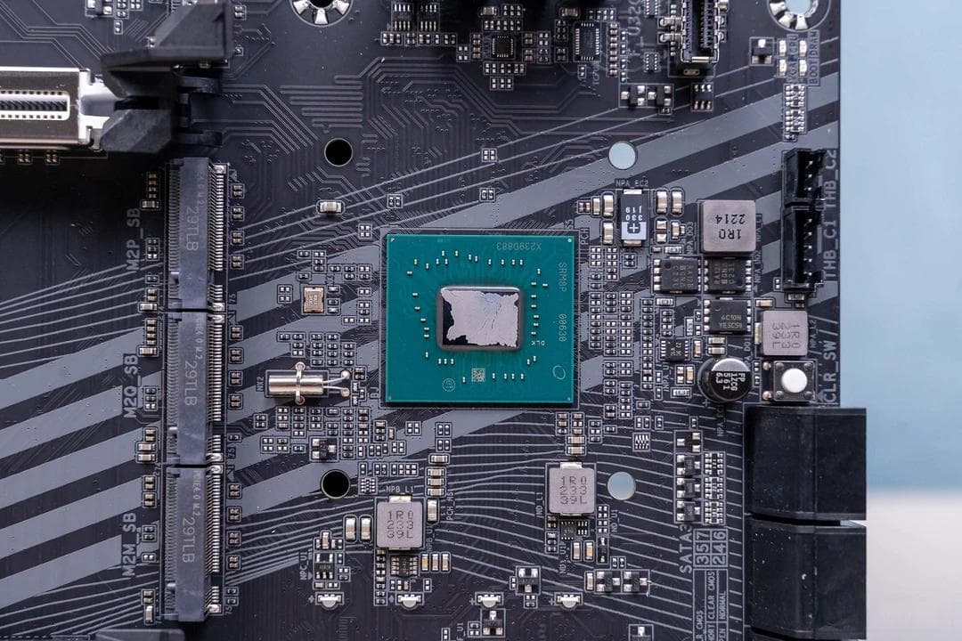 技嘉B85主板装硬盘必看！SATA接口兼容SSD/HDD，安装步骤一网打尽