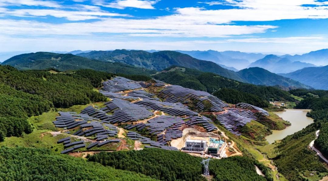 云南禄劝120MW农光互补项目并网，年供清洁电能1.67亿度