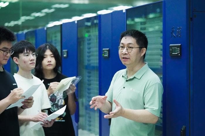 “知识面”更广的人工智能蛋白质语言大模型来了