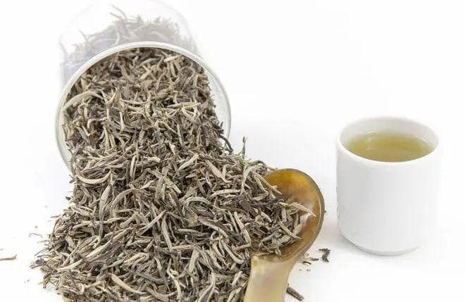 红牛和茶哪个更提神？你喜欢喝哪一个？