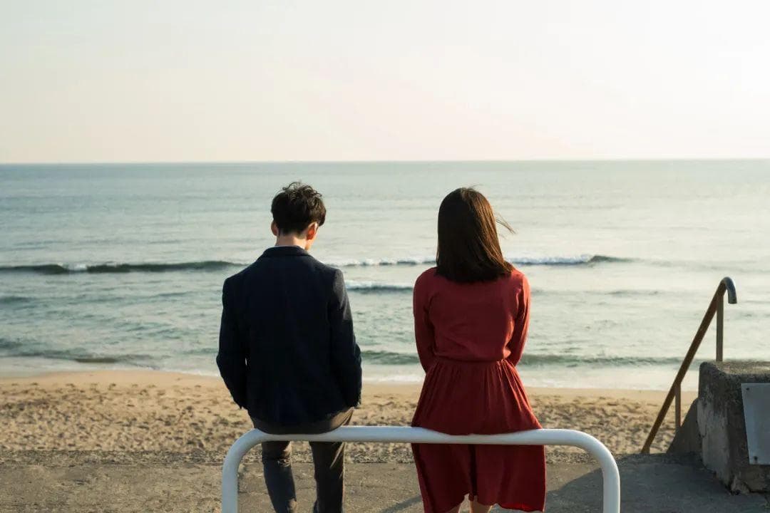 《风平浪静的闲暇》：一部让你重获内心宁静的治愈剧