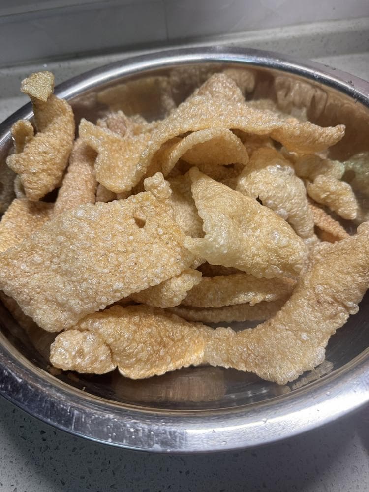 炸肉皮：传统美食的制作工艺