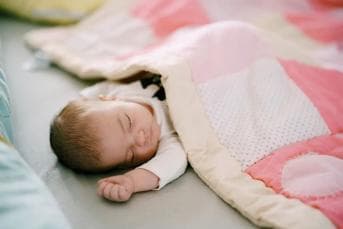 天冷了被子越厚睡眠越好？这个厚度最佳→