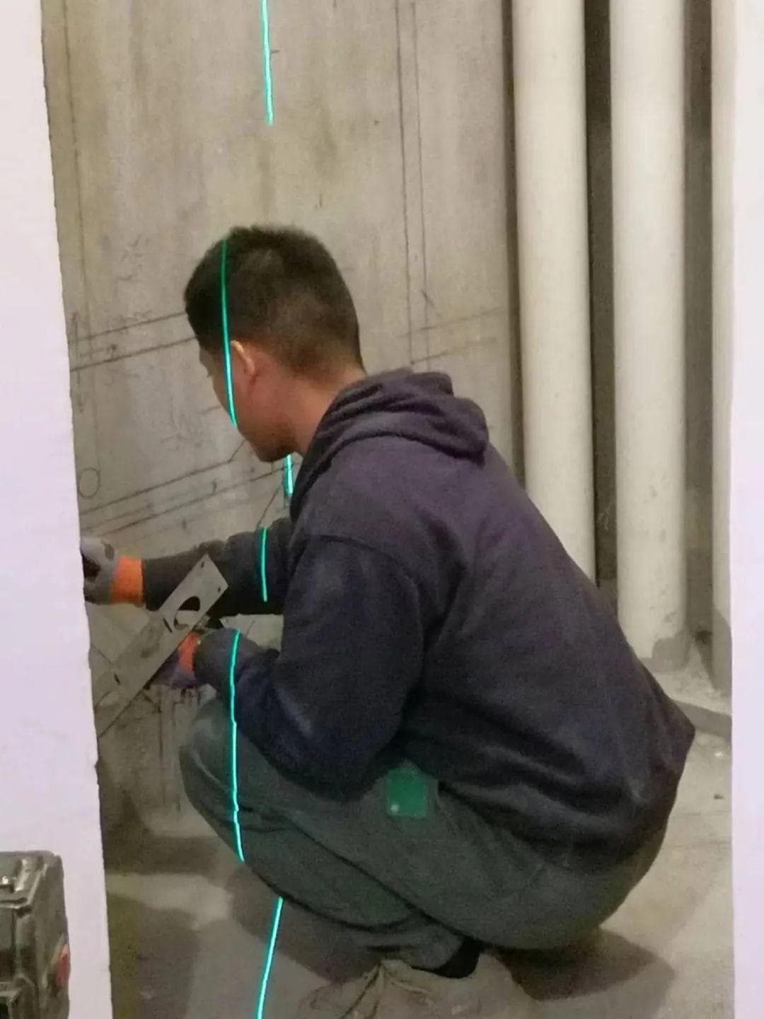 瓦工月入两万，年轻人为何不愿入行？