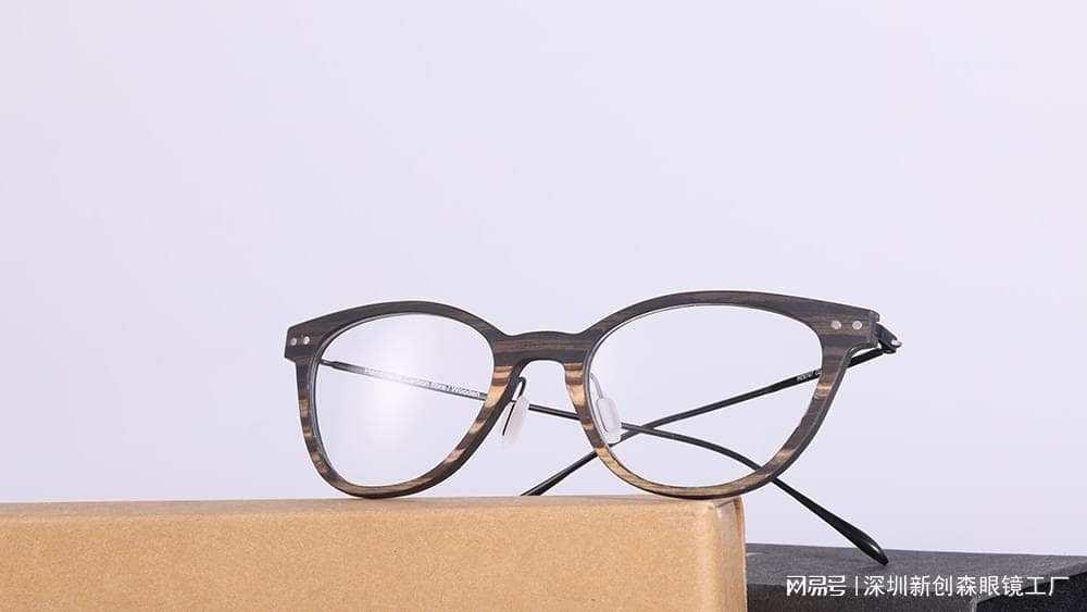 深圳眼镜定制：配镜的注意事项你了解吗？