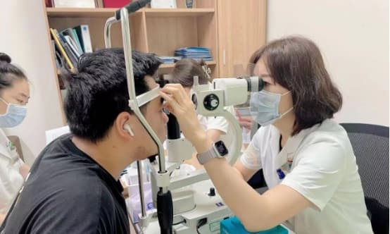 重获清晰视力丨沈阳普瑞眼科专家解答ICL晶体植入术