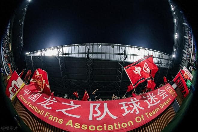 中国U20男足今晚迎战澳大利亚，央视未调整直播计划引发球迷不满