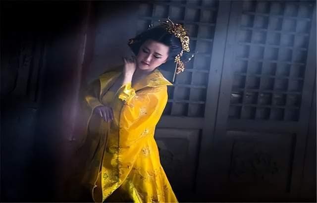这才是最真实的冷宫，比影视剧还要可怕，妃嫔在宫墙夹道自生自灭