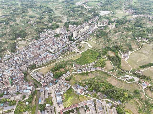 四川石桥铺镇与重庆碧山镇：跨界场镇一家亲 协同发展一盘棋