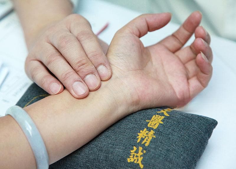【每周一穴】增液止渴、利胆退黄，试试按揉腕骨穴