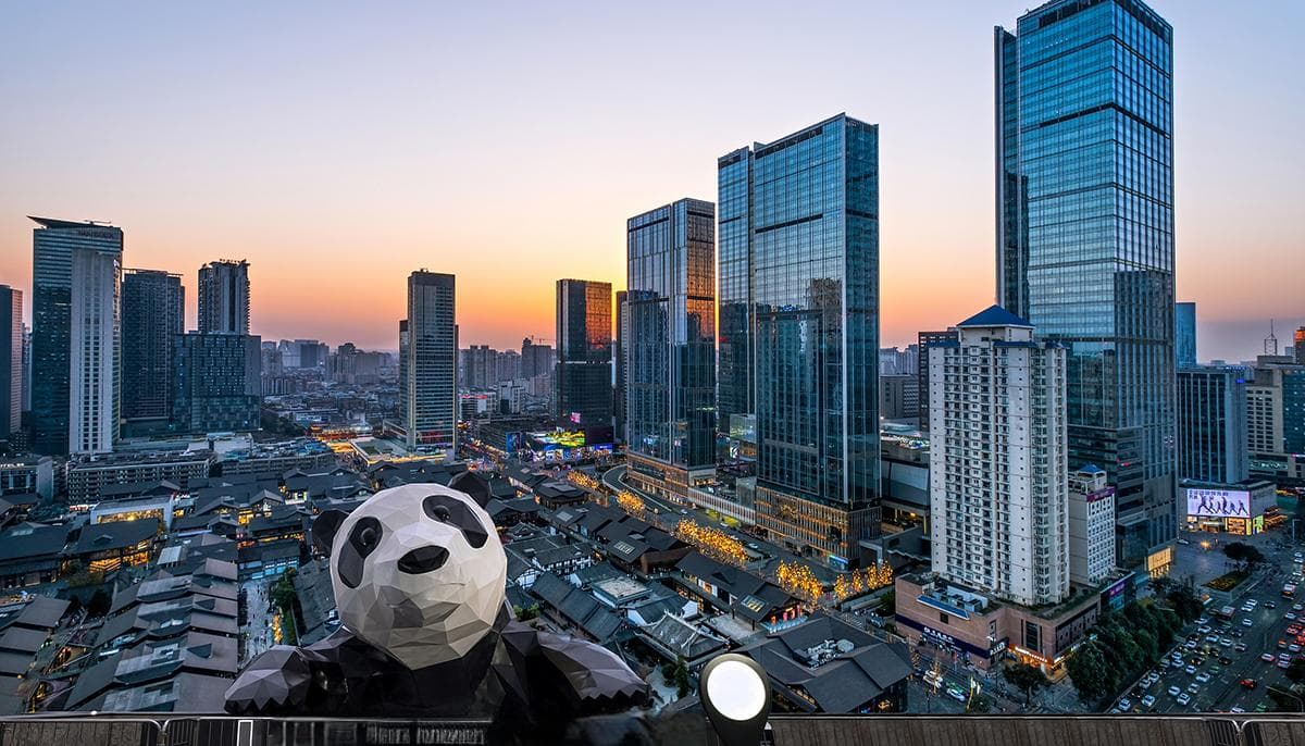 一个受益人口转移一个被城镇化率拖后腿，成渝双城人口分化趋势明显