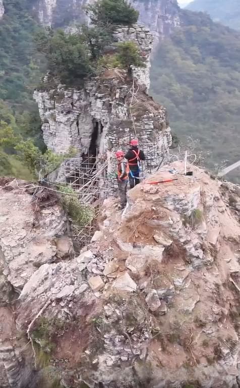 石笋“五指山”被拆除，没逃过人为爆破的命运，自然景观不被待见