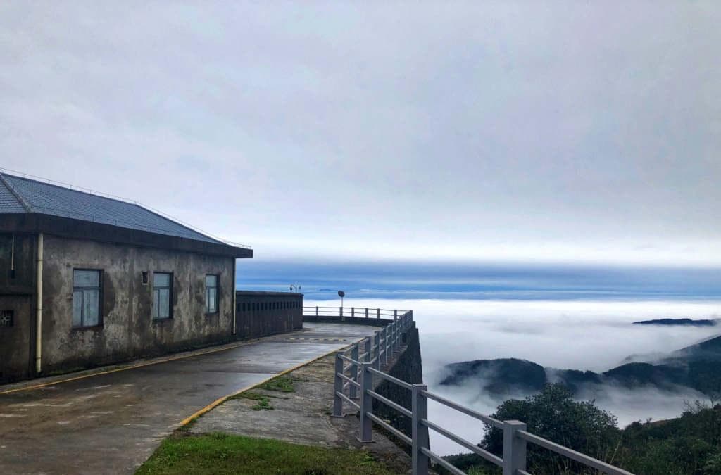 广西大容山：风车下的云海云瀑奇观