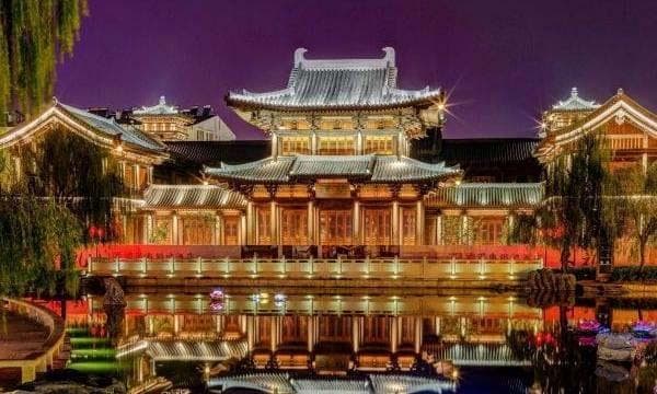 洛阳洛邑古城：夜场灯光秀点亮古都文旅新地标