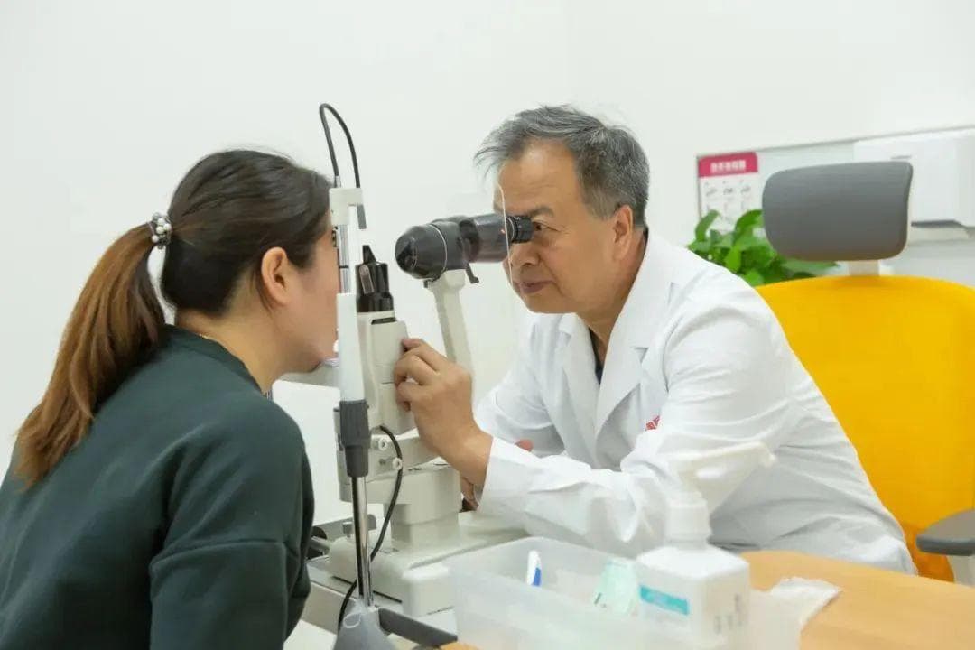 儿童也会得白内障吗？家长要怎样发现「蛛丝马迹」？