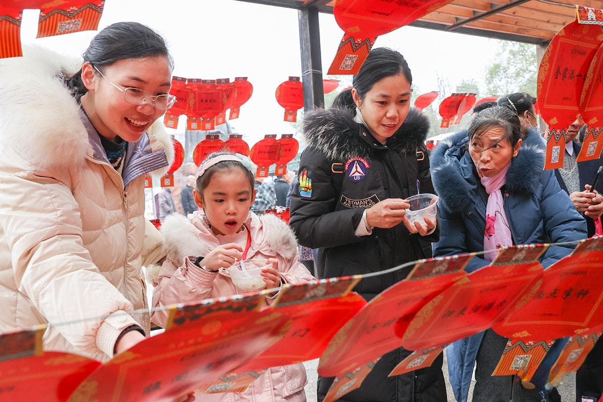透过元宵节，体悟“中国式团圆”的温情
