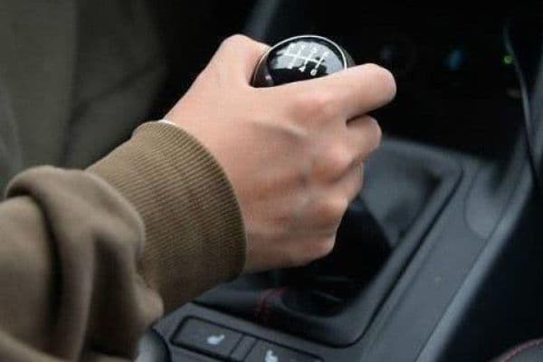 掌握技巧，轻松驾驶手动挡汽车