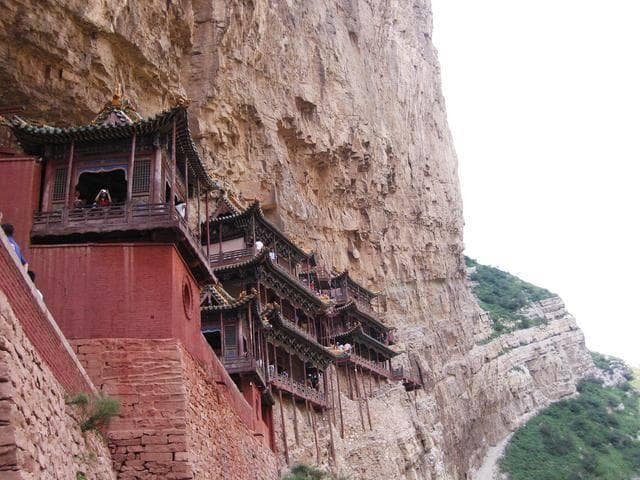 悬空寺攻略：悬崖峭壁上的千年古刹，附游览路线