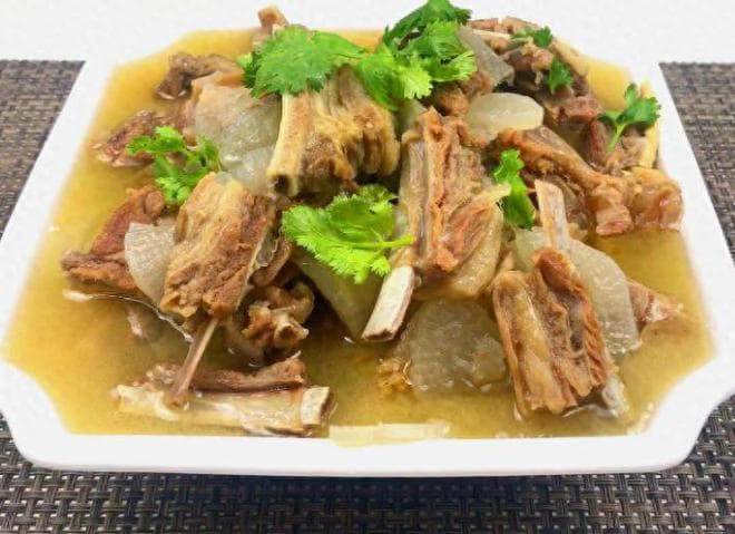 炖羊排的美味秘诀：从选材到烹饪的完整指南