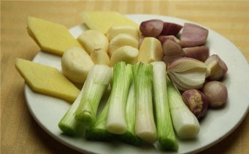 葱蒜生吃，健康与美味的碰撞