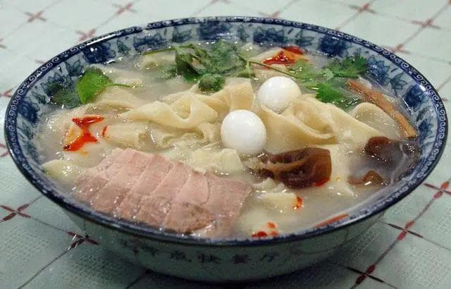 烩面是哪里的特色？一碗烩面，穿越南北的味蕾奇旅
