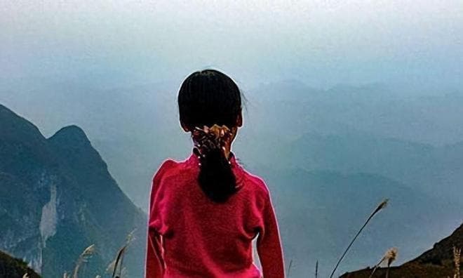 湖南无臂女孩：嫁给小六岁丈夫，含泪生下二胎，一家现状如何？
