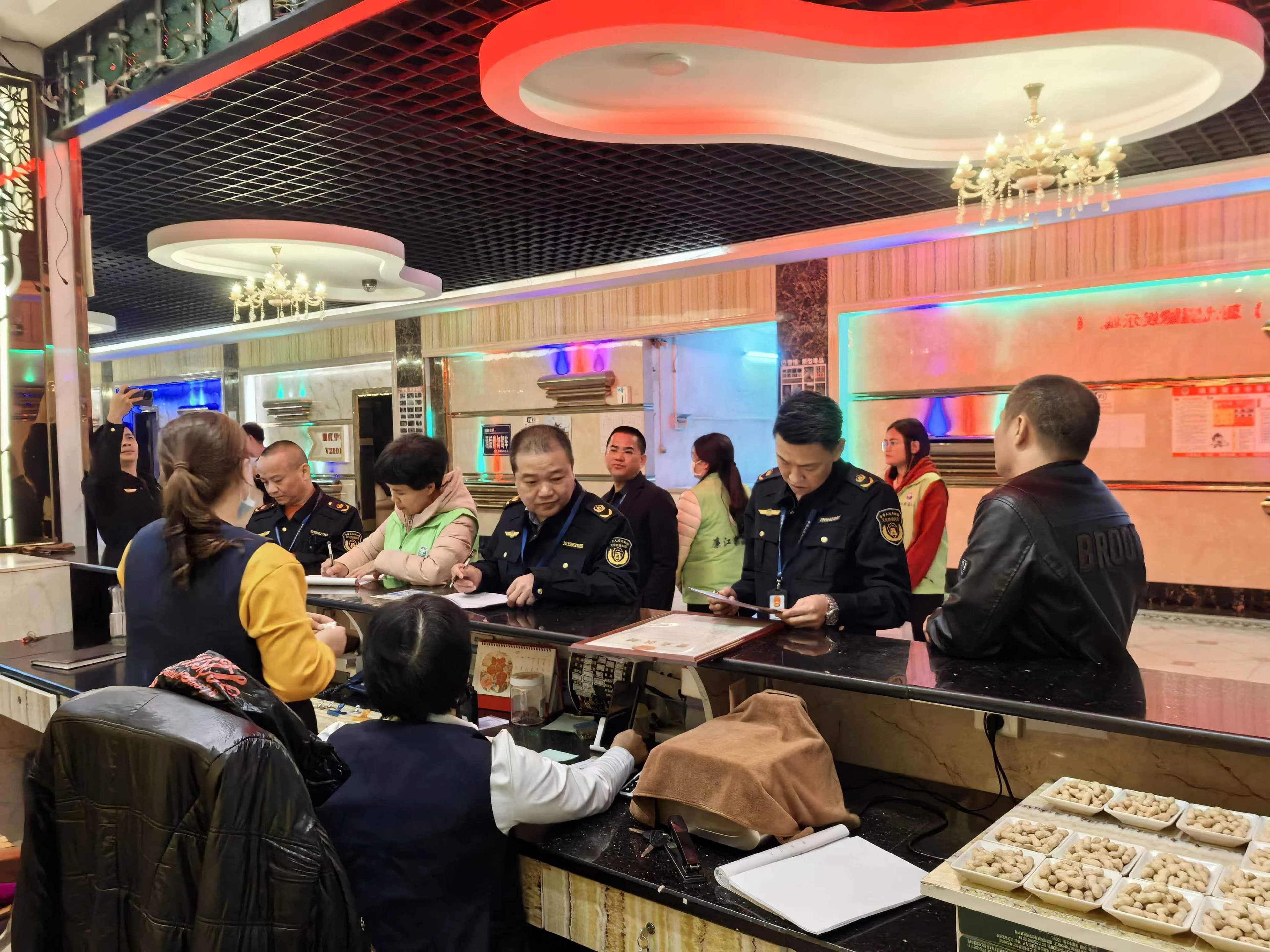 安铺镇开展“保平安禁毒巡查，庆新年 守护健康”行动