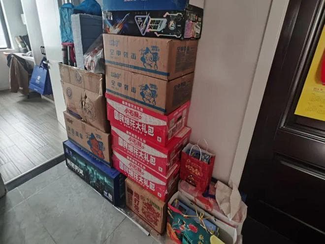 萧山小伙去外地买烟花，拉回满满一车打算过年玩，结果半路被查！