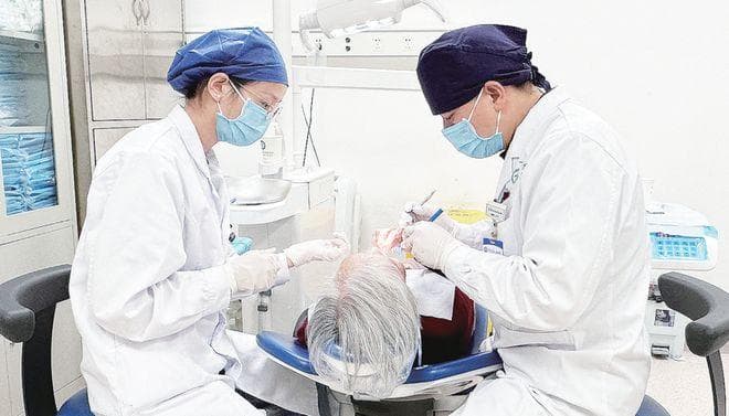 老年人每半年做一次口腔检查丨健康从“齿”开始