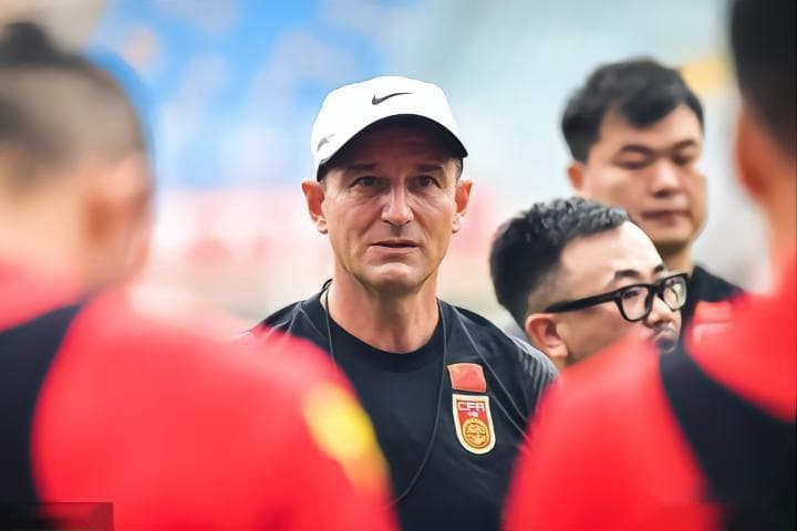 人民体育谈扬科维奇：足协选择回归足球本身，更加低调和务实