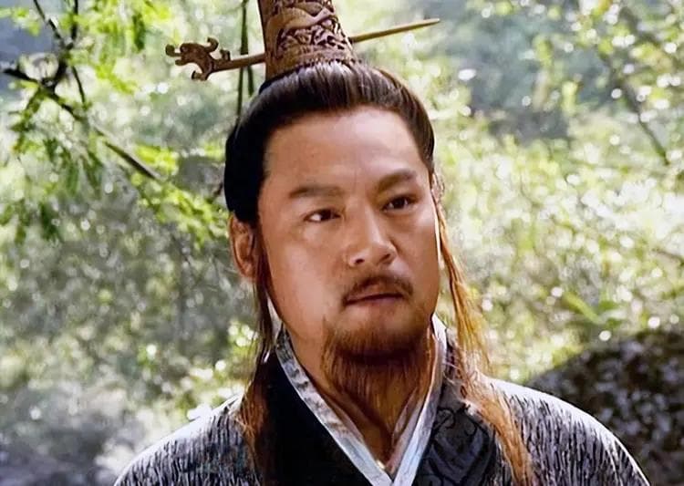 笑傲江湖里，他是名动天下的君子剑，最终迷失在权力争斗中
