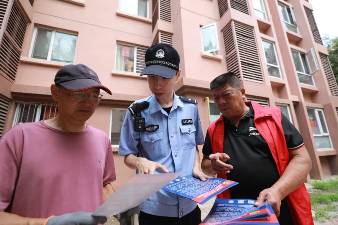 赤龙南派出所积极整合多元力量——打造“警民共治”新格局 奏响平安社区“和谐曲”