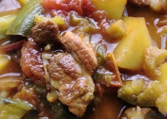东北大乱炖：传承美味与家庭温暖的经典料理