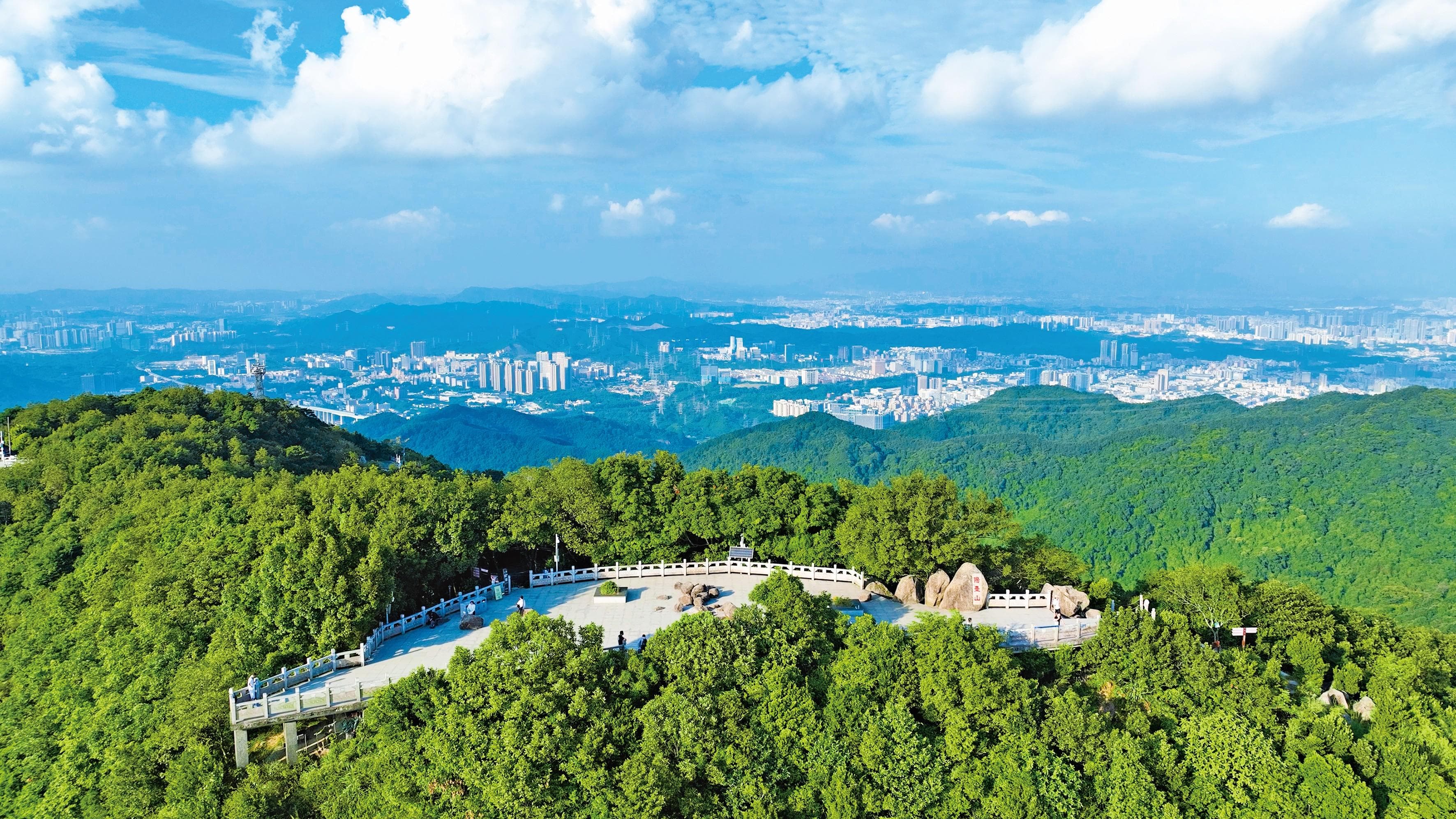 石岩生活：山湖之间入目皆成诗