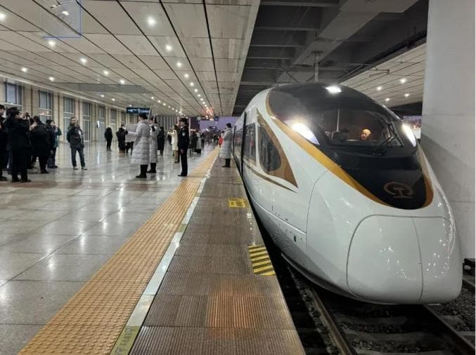 全国铁路实行新列车运行图：新增列车230列，跨境列车增至242列