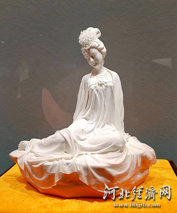 白瓷界网红“玉漱公主”来了 《一色万象——白瓷艺术展》在河北博物院开展