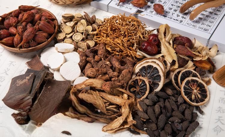 养生必知：十种常见中药材的功效与食用指南
