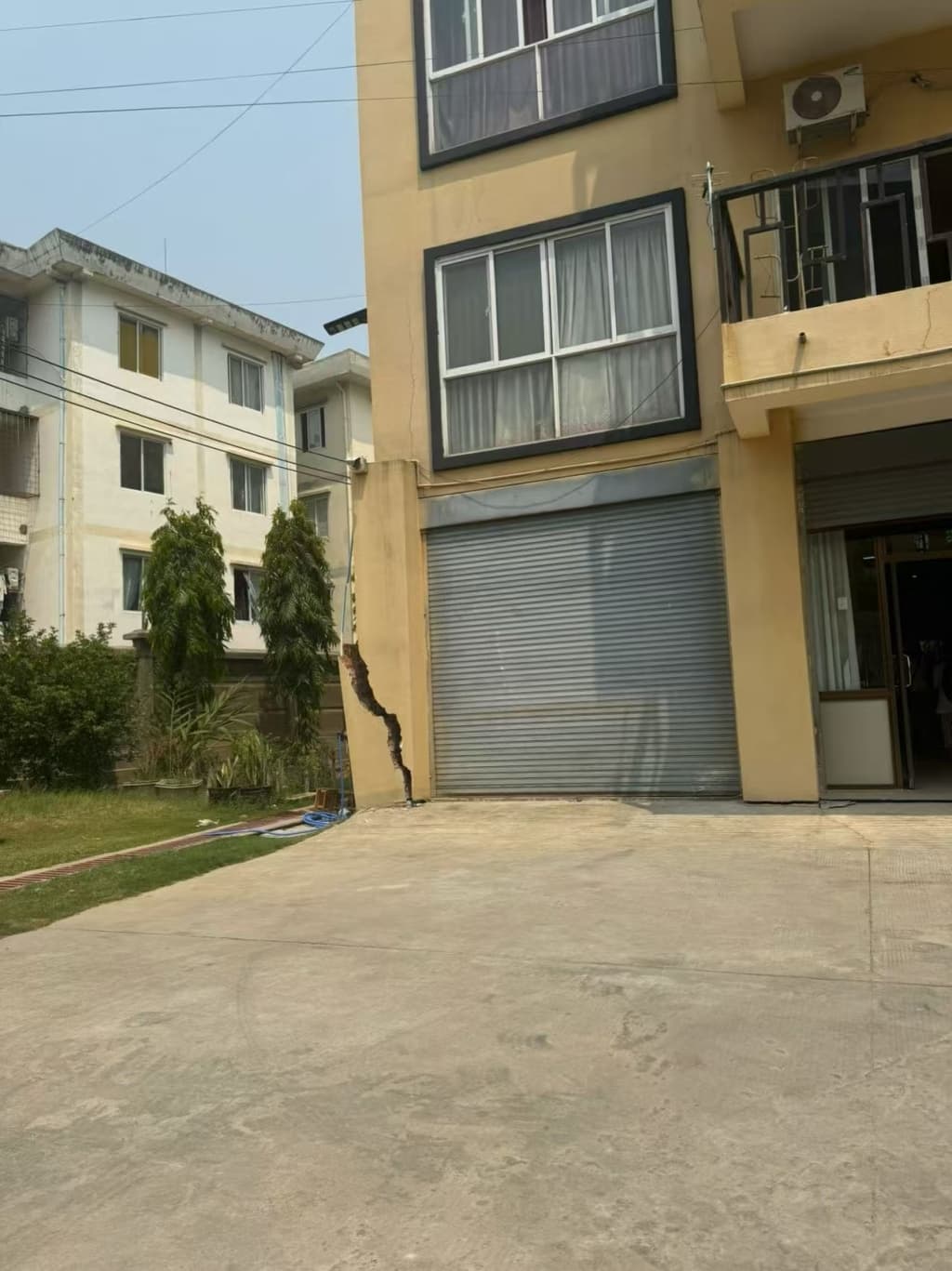 连线｜曼德勒华人讲述地震经历：整个楼都在晃，没法打电话可用微信联系