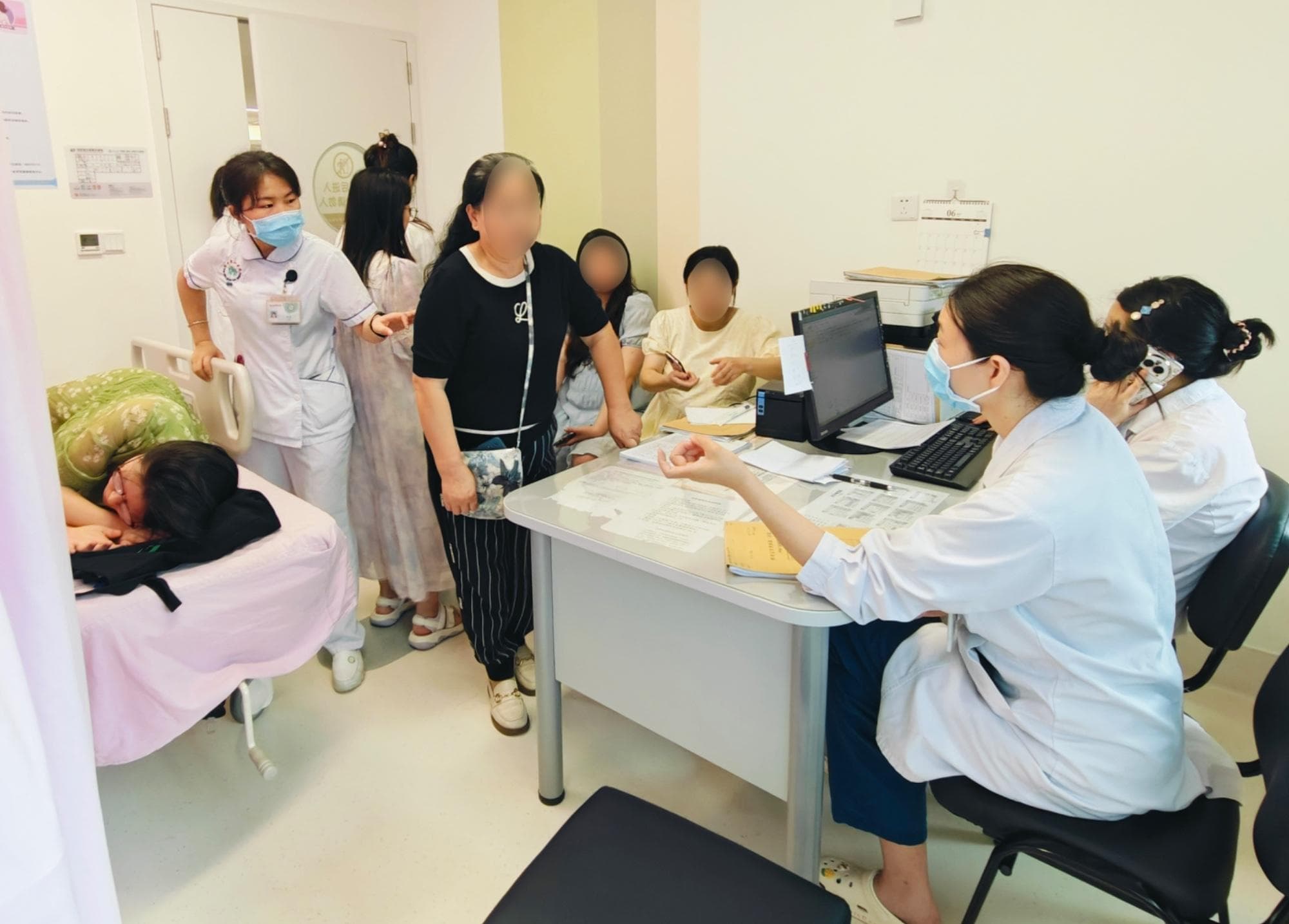 以专业呵护健康，以关怀温暖生命