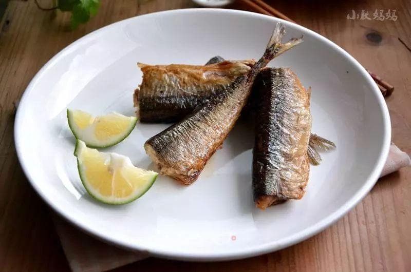 秋刀鱼的家常做法大全（鲜香味美，原汁原味）
